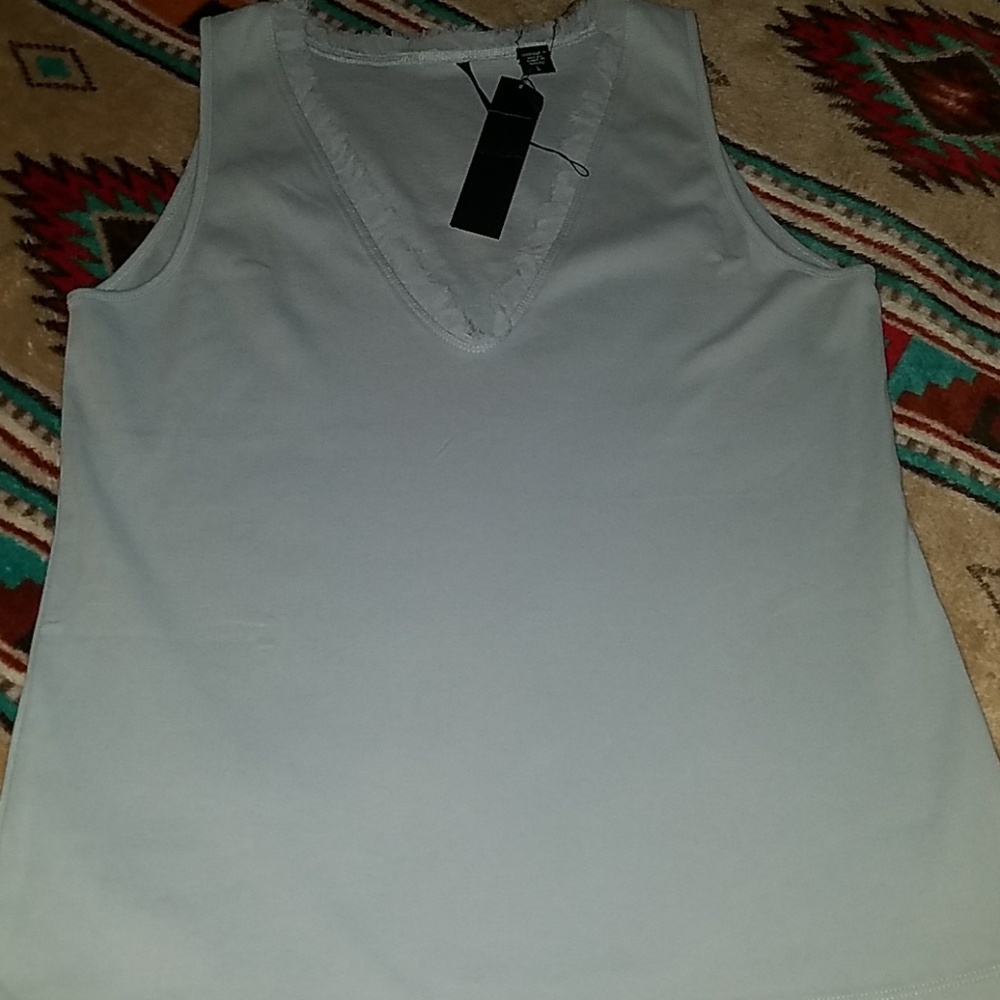Sleeveless V Neck top sz L